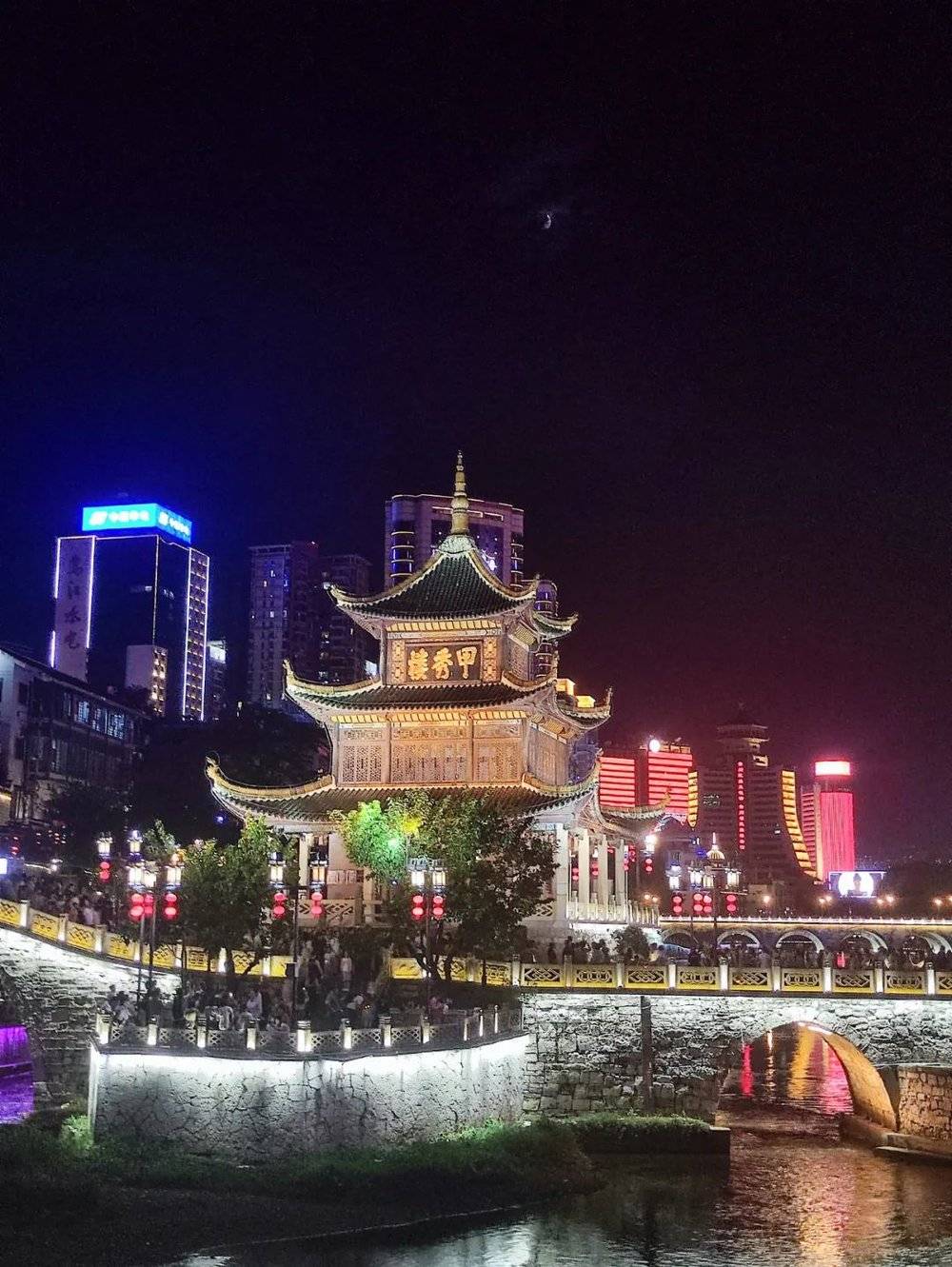 星歐注冊:“我是女生,歡迎陌生女孩免費住進我家”